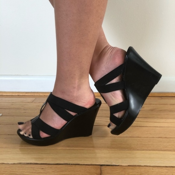 Charles David Shoes - Charles David Black Elastic Band Comfy Wedges 6
